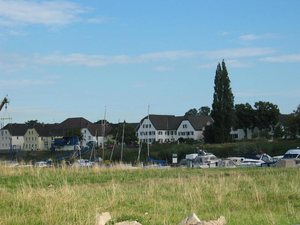 Rhein River Guesthouse - Direkt Am Rhein Леверкузен Екстер'єр фото