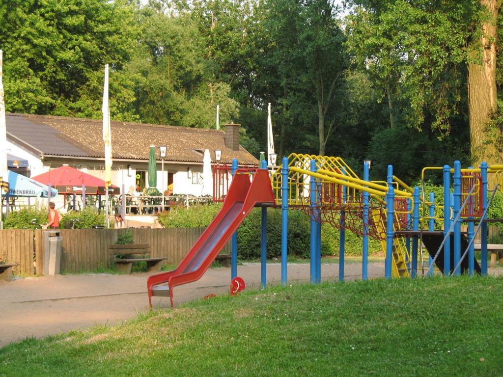 Rhein River Guesthouse - Direkt Am Rhein Леверкузен Екстер'єр фото