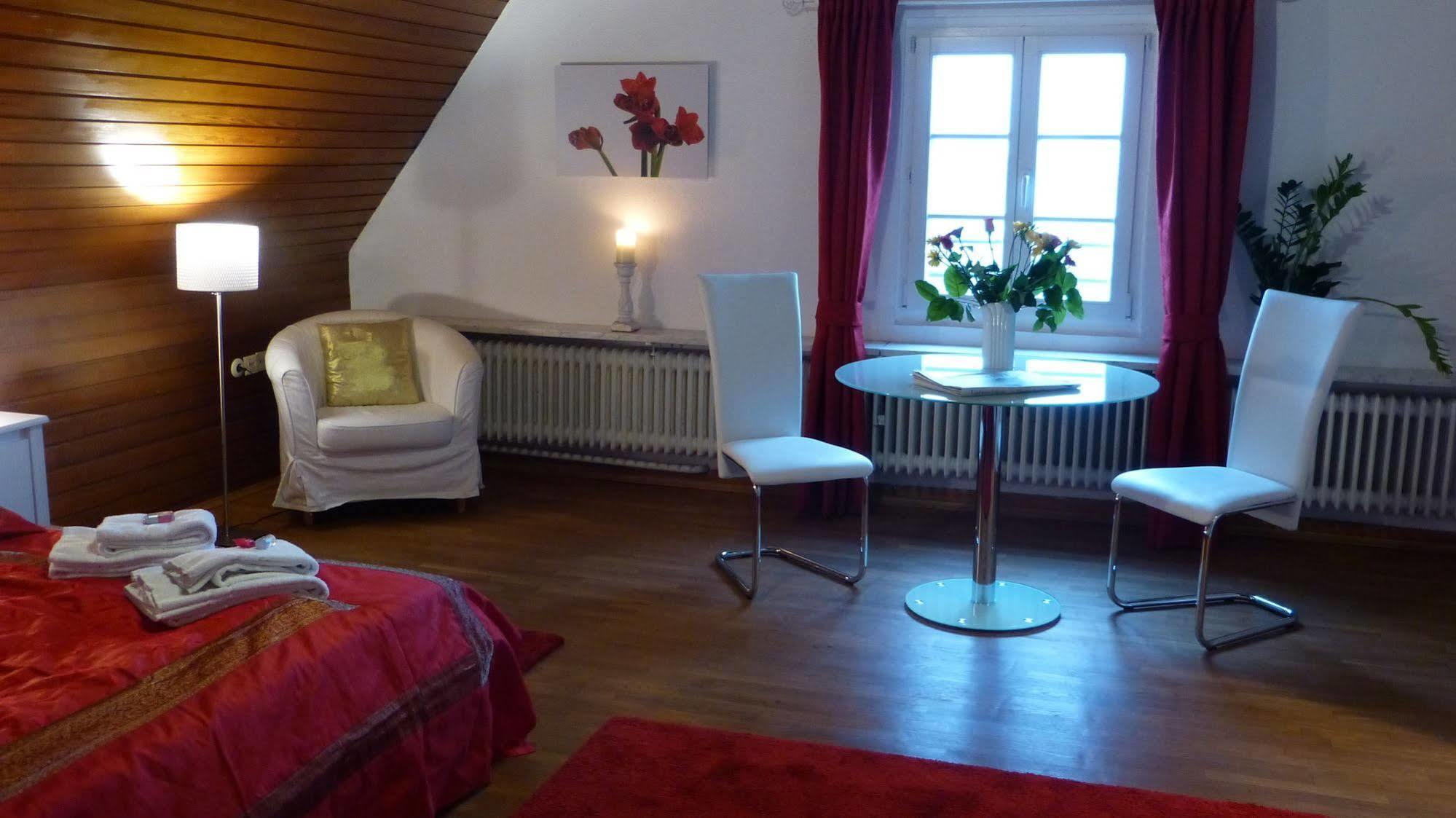 Rhein River Guesthouse - Direkt Am Rhein Леверкузен Екстер'єр фото